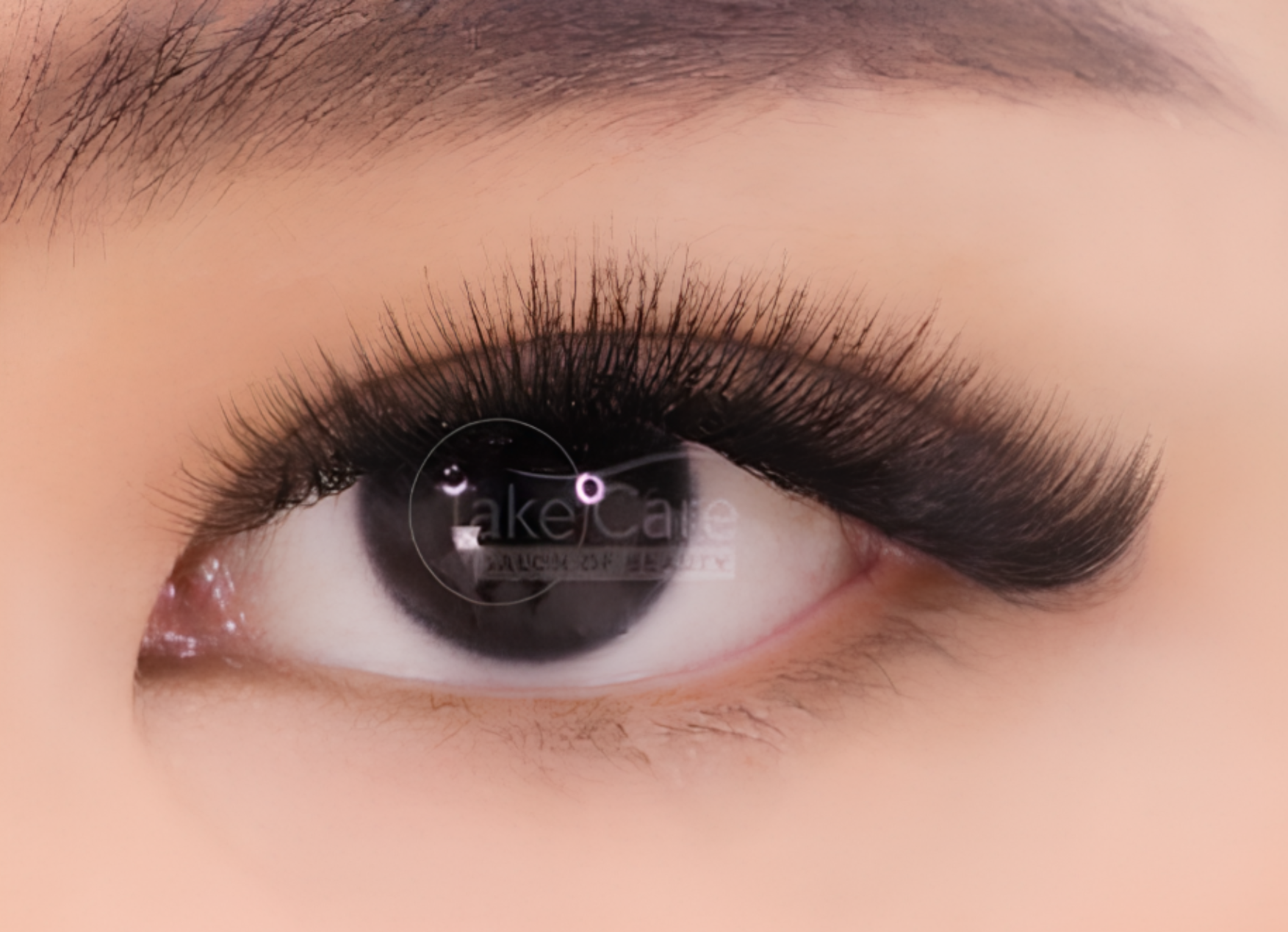 Mamma Mia Eyelash Design