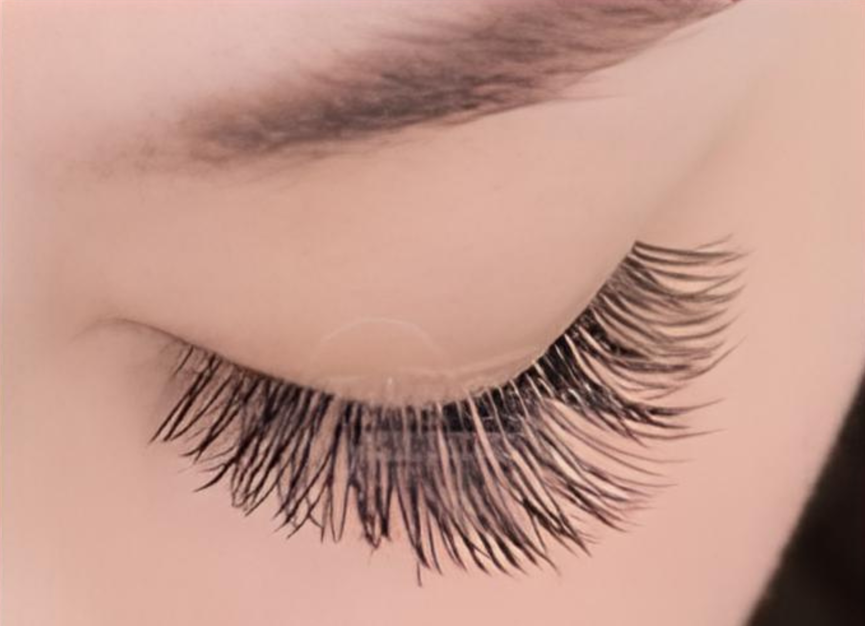 Natural Charming lash style, closed eye