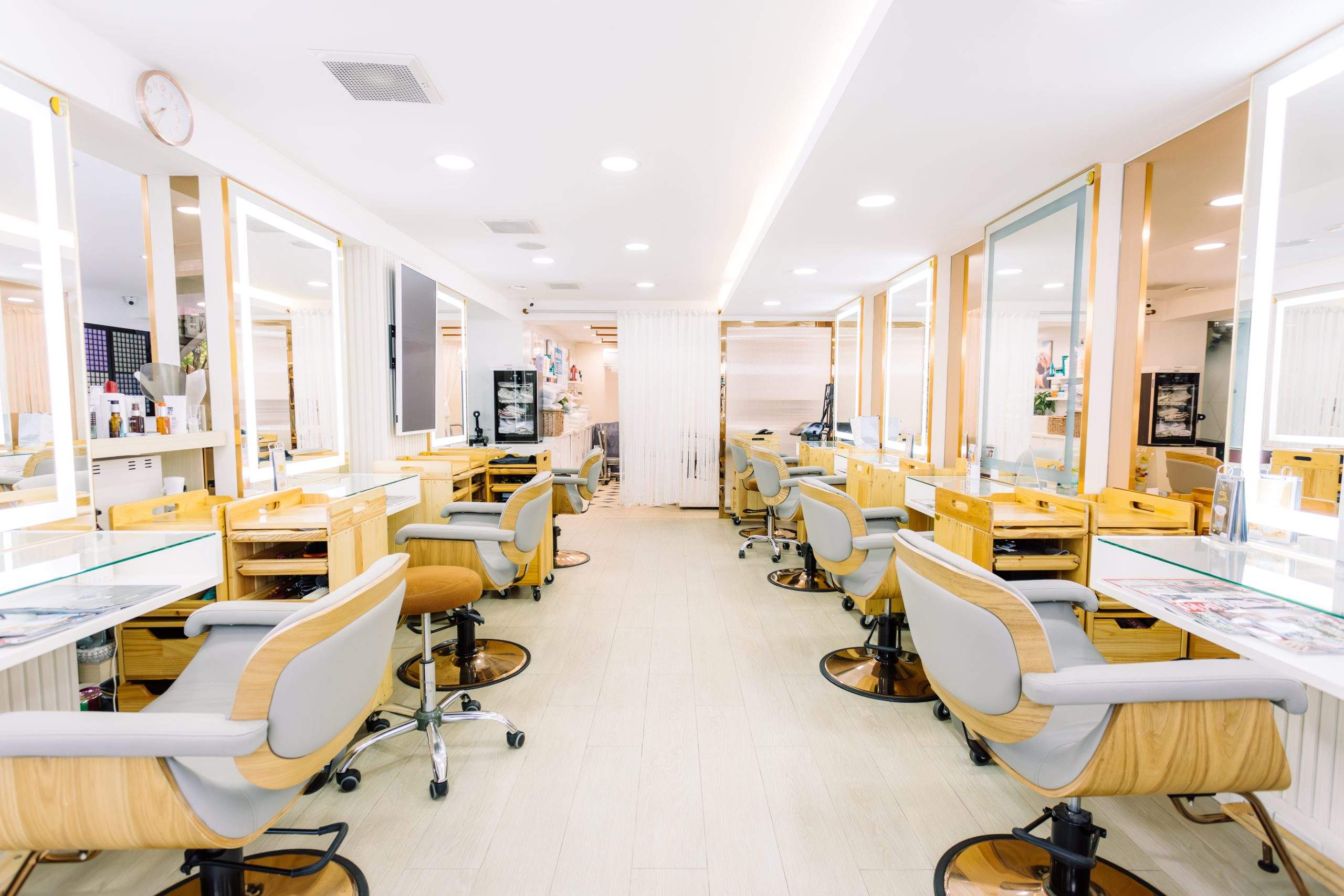 Luxury Beauty Salon Bangkok near BTS MRT